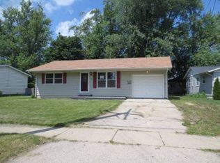 529 S Sycamore St, Genoa, IL 60135