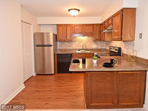 3rd image of 106 E Cornell Dr