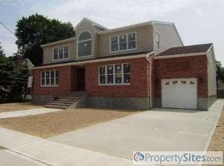 2100 Monroe Ave, Bellmore, NY 11710