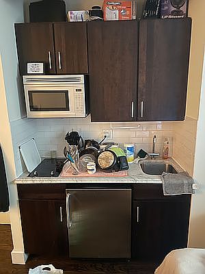 3rd image of 306 W 22nd St APT 2B