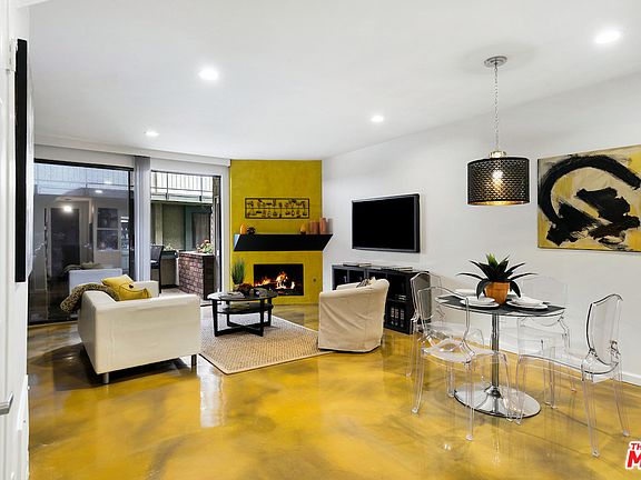 4th image of 2663 Centinela Ave Unit 202