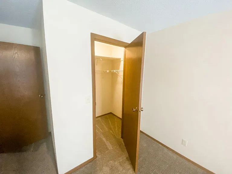 Heritage Apartments — Photo 8