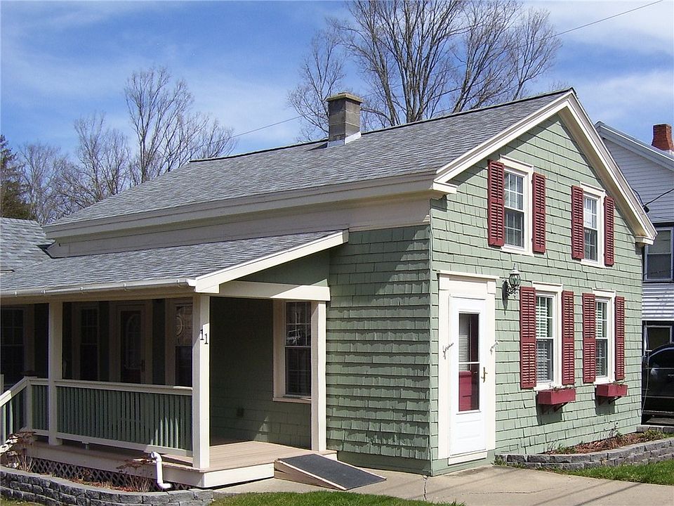 1st image of 11 Commercial St