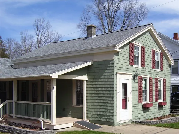 11 Commercial St, Gilbertsville, NY 13776