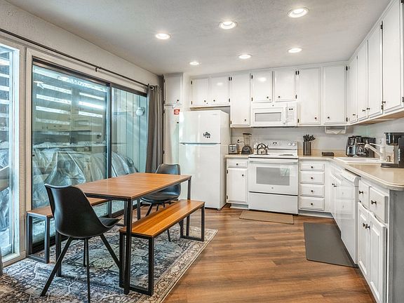 2nd image of 286 Old Mammoth Rd APT 71