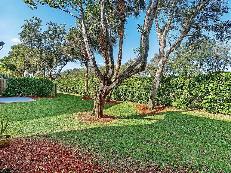 9911 Porta Leona Ln — Photo 32