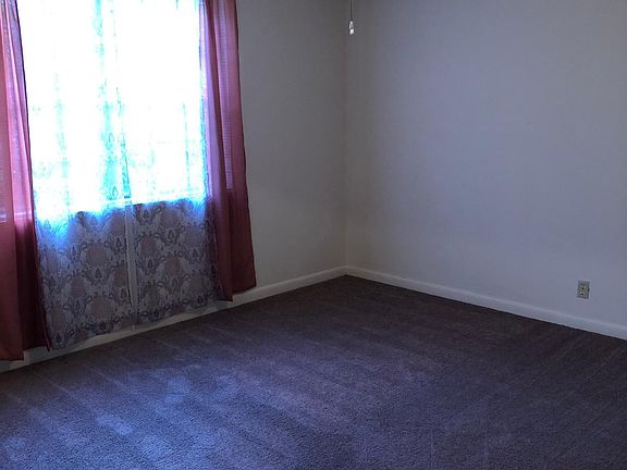 5th image of 5816 Sanford Rd #5