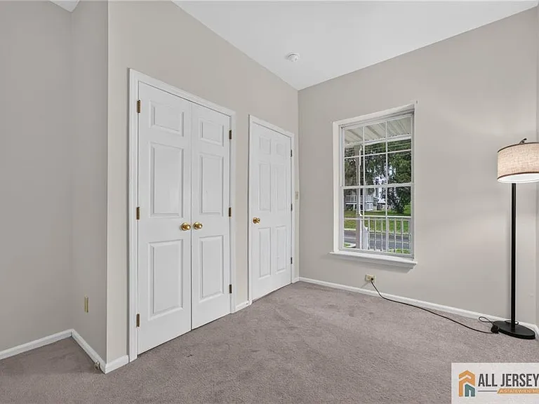 42 Main St #1 — Photo 9