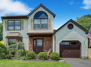 20 Aqueduct Pl, Howell, NJ 07731