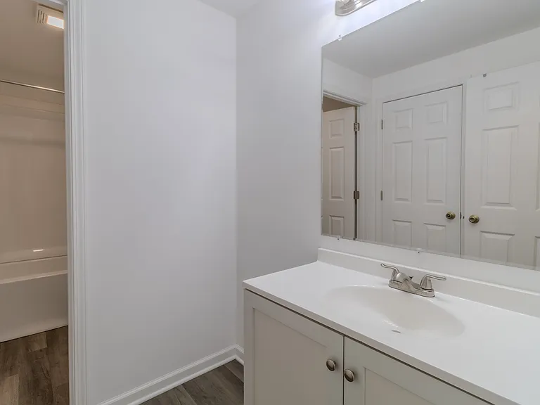 The Tides 1510 Veterans Dr — Photo 45