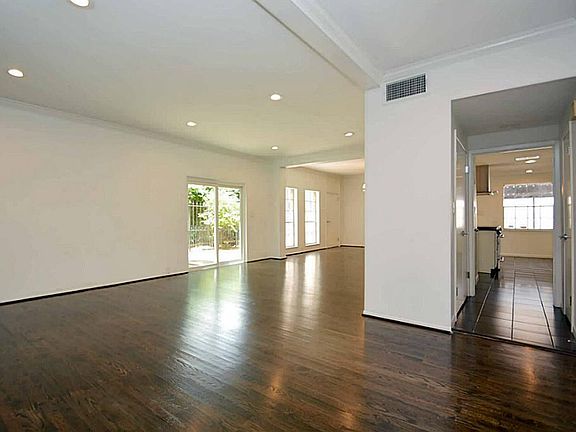 5th image of 7935 Woodway Dr #B