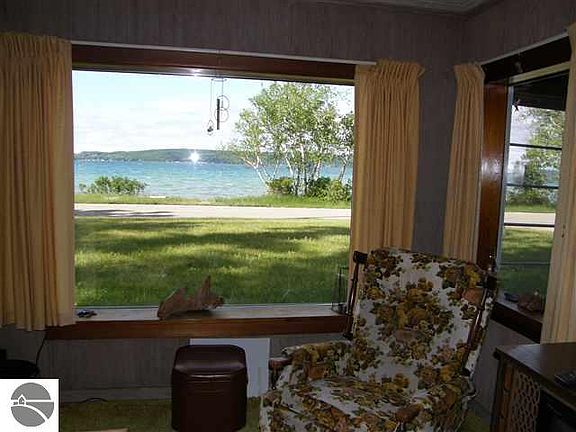 2nd image of 143 S Shore E