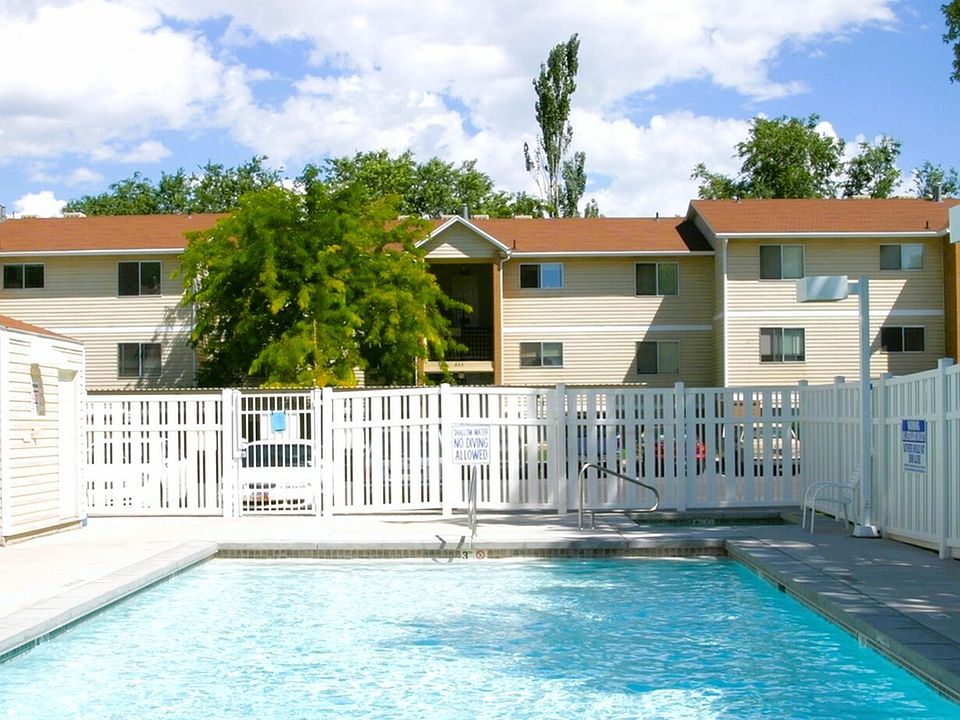 Arcadia Green Swimming Pool