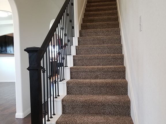 5th image of 805 Cascade Dr