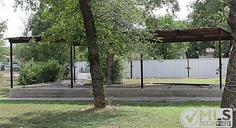 4th image of 1905 Vine St