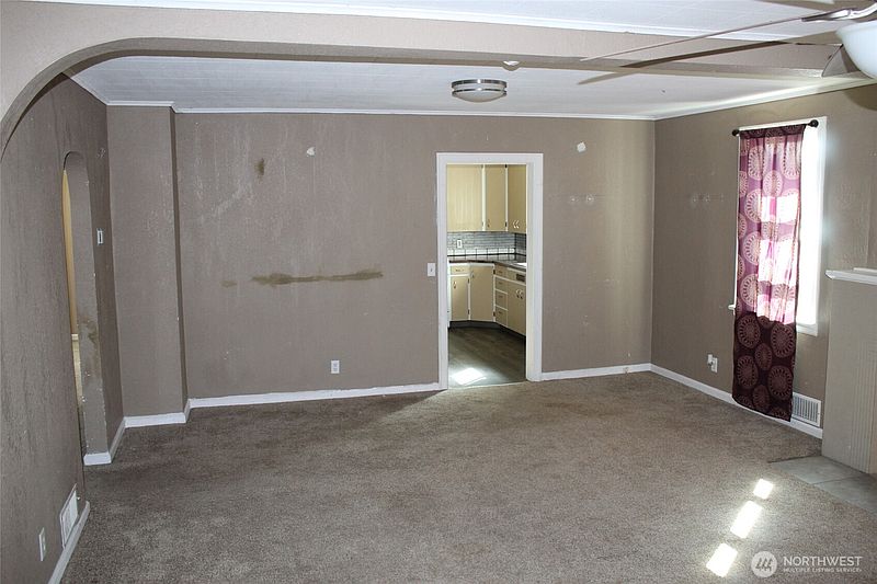 3rd image of 104 E 5th Avenue