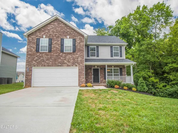 2945 Dominion Dr, Maryville, TN 37803