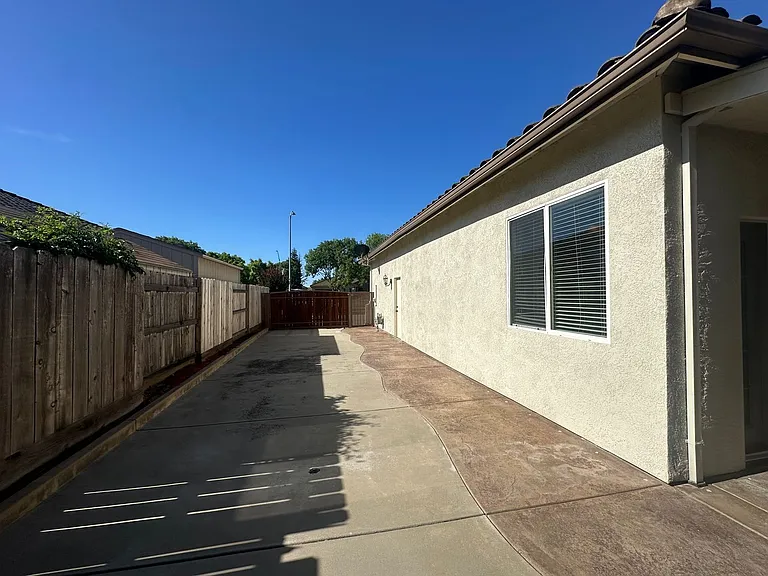 416 Farinelli Pkwy — Photo 27