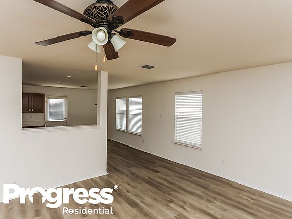 4th image of 332 Silver Lake Trl