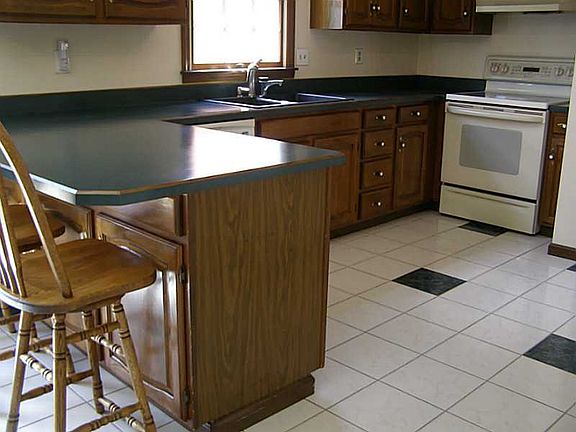 5th image of 6979 Berkshire Dr