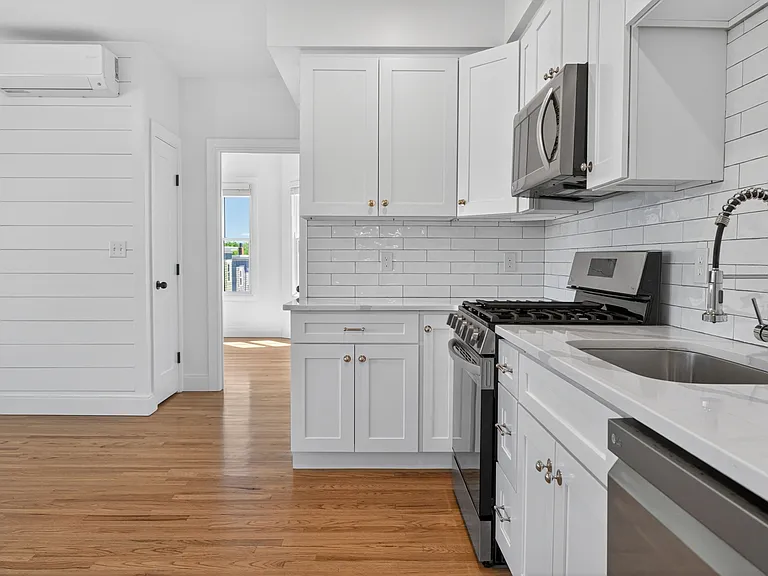 138 Centre St #6 — Photo 5