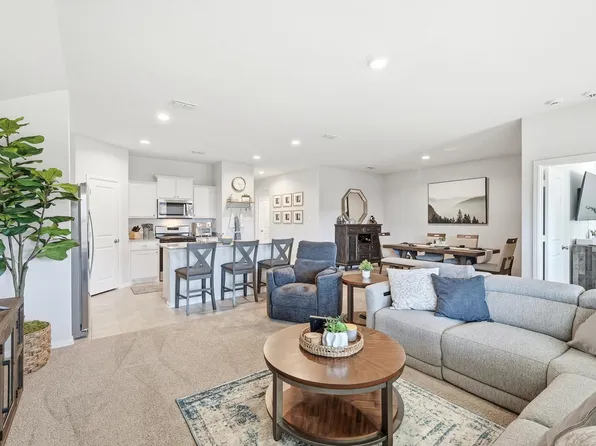 633 Captree Ln, Fort Worth, TX 76131