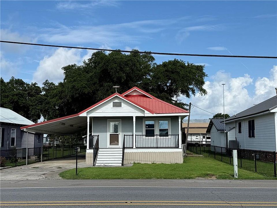 1st image of 1906 S Bayou Dr