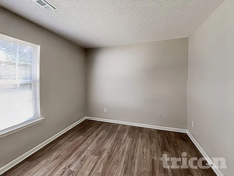 1816 Oakdale Green Dr — Photo 10