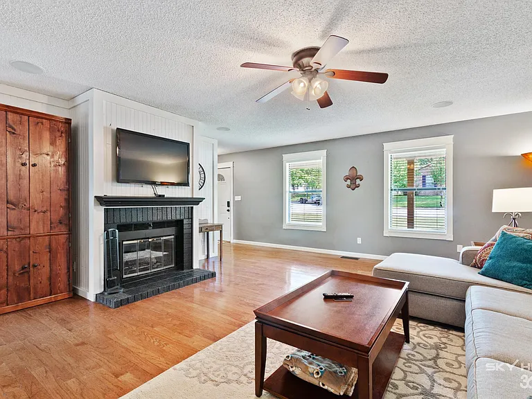 2416 N Robin Rd — Photo 17