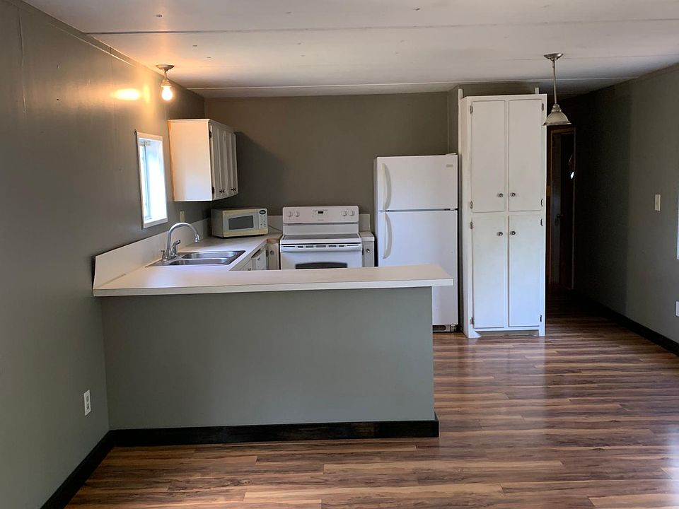 1st image of 130 Meadowlark Dr