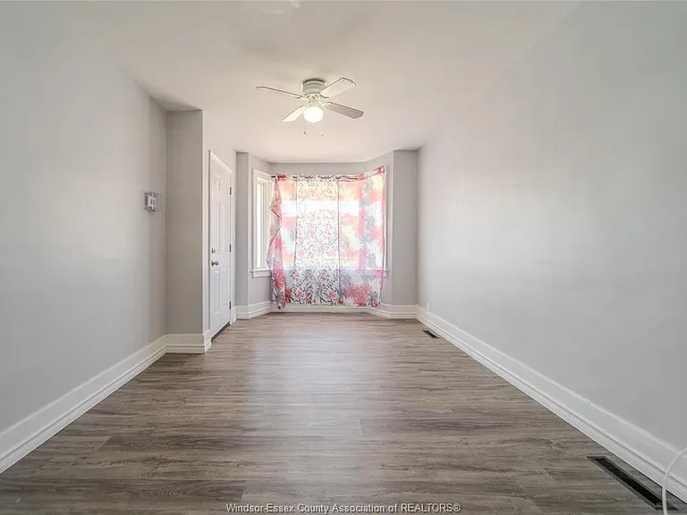 1124 Mercer St — Photo 7