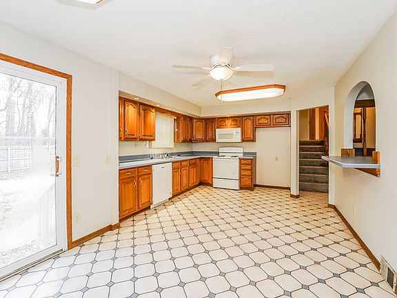 4th image of 6443 Chase Dr