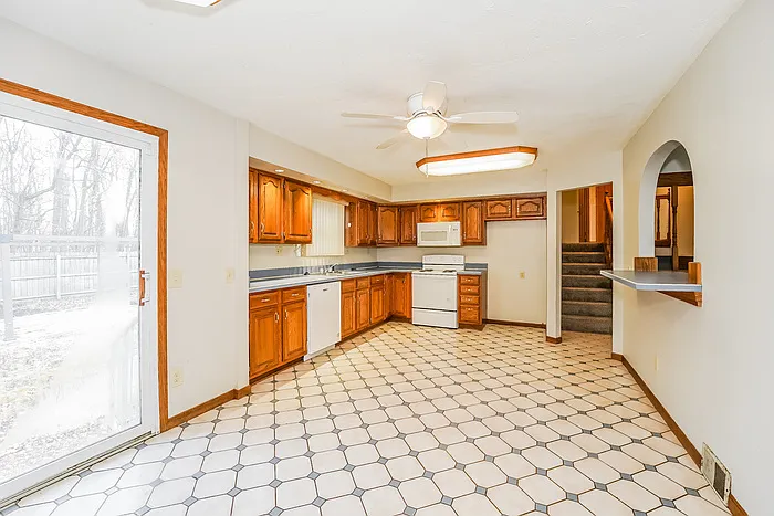 6443 Chase Dr — Photo 4
