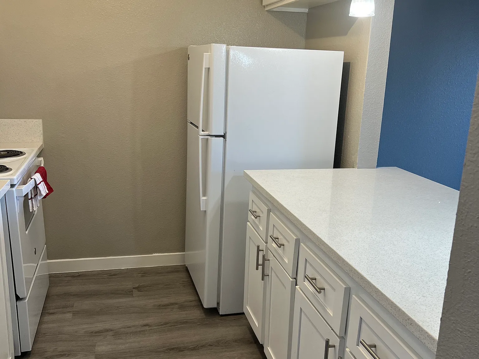 Studio, 400 sqft, $826 — Photo 2