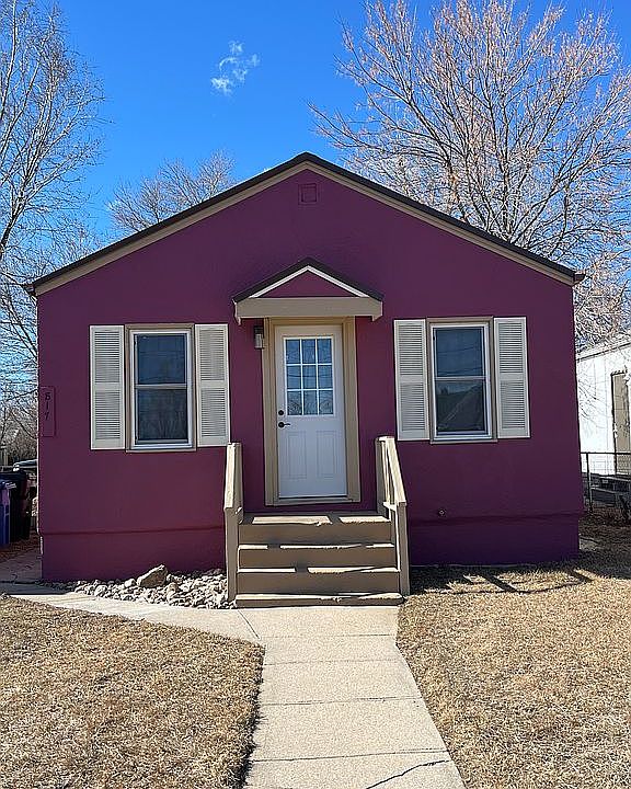 1st image of 817 Racine St
