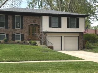 8902 Royal Meadow Dr, Indianapolis, IN 46217