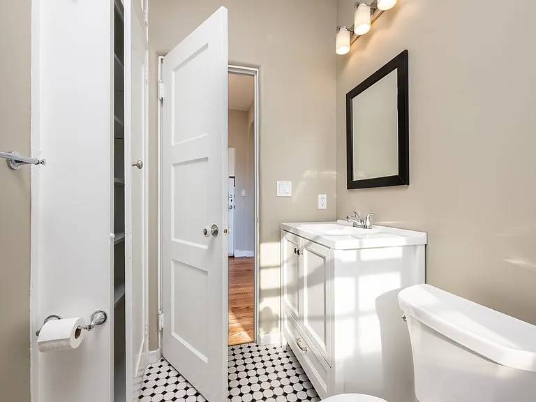 425 Williams Pl #9 — Photo 14