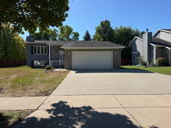 1608 38th Ave S, Fargo, ND 58103