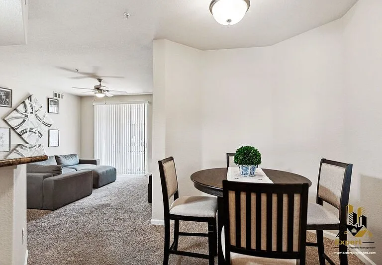 900 Moon Cir #922 — Photo 4