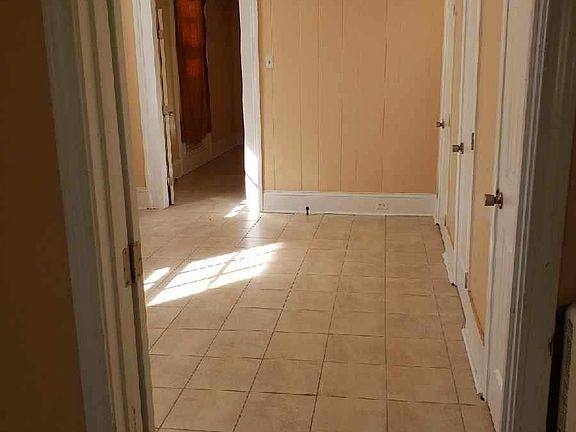 2nd image of 530 Washington Ave