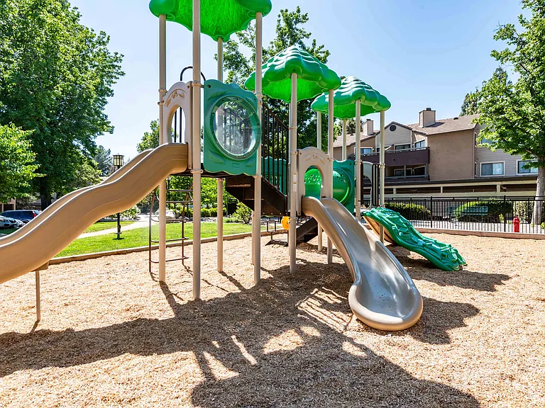 Creekside Alta Loma — Photo 14