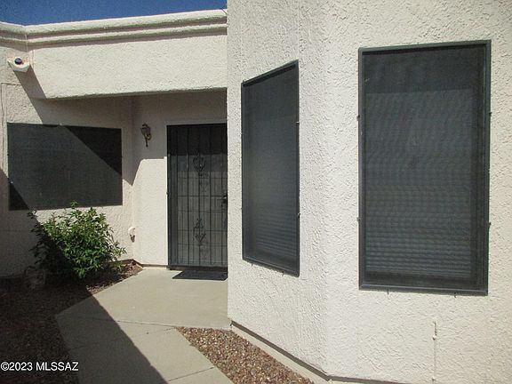 2nd image of 972 W Calle De Emilia