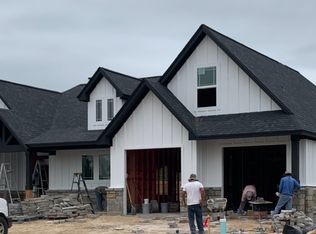 1548 S Bluebonnet Ln, Angleton, TX 77515