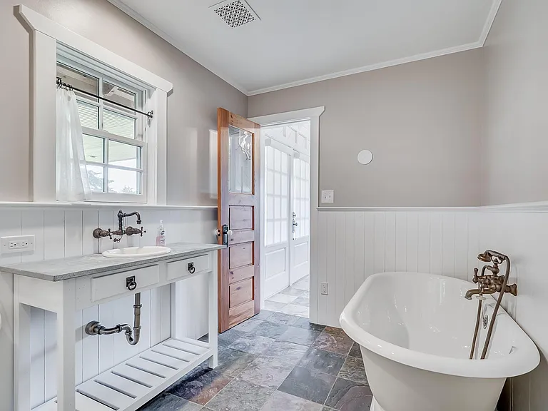 1516 E Britton Rd — Photo 29