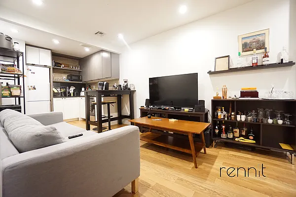 Rented by Rennit Inc. | media 3