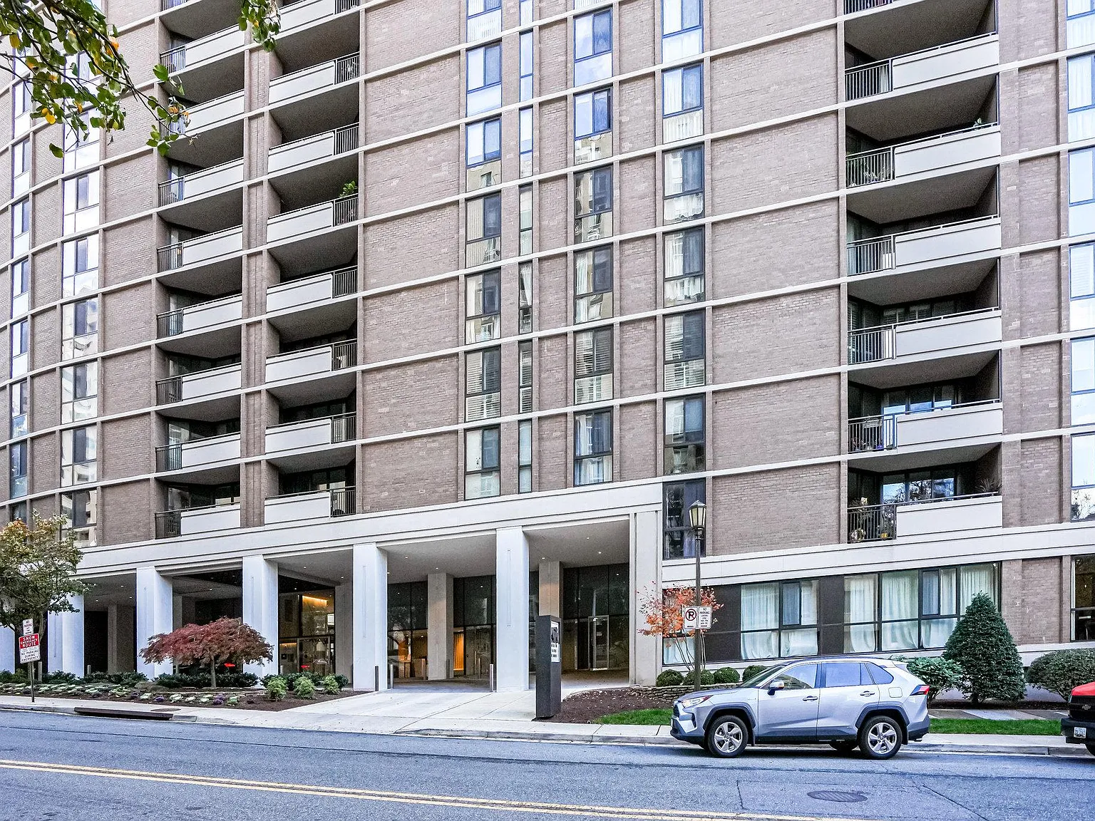2 bed, 1373 sqft, $3,750 — Photo 3
