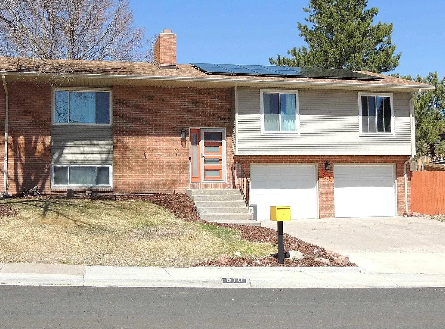 4 bed, 2206 sqft, $3,000 — Photo 1