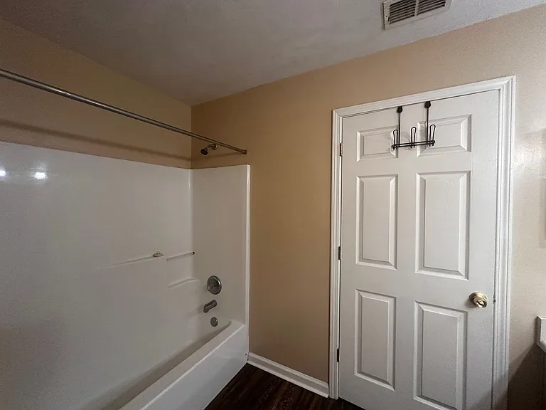 7206 Jaffrey Ct — Photo 11