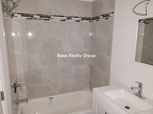 1331 W Greenleaf Ave #G-1 — Photo 4