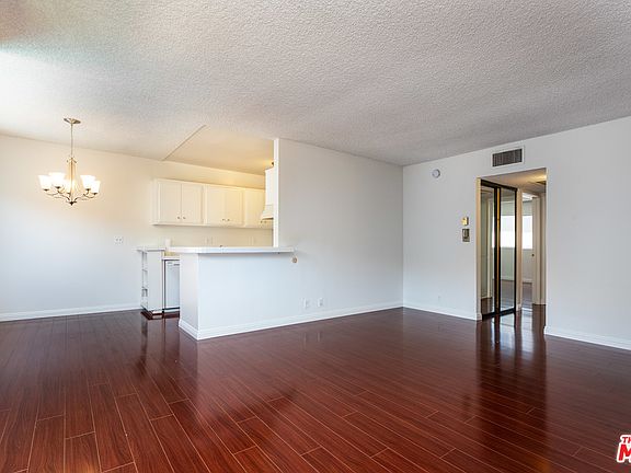 3rd image of 5403 Newcastle Ave APT 63